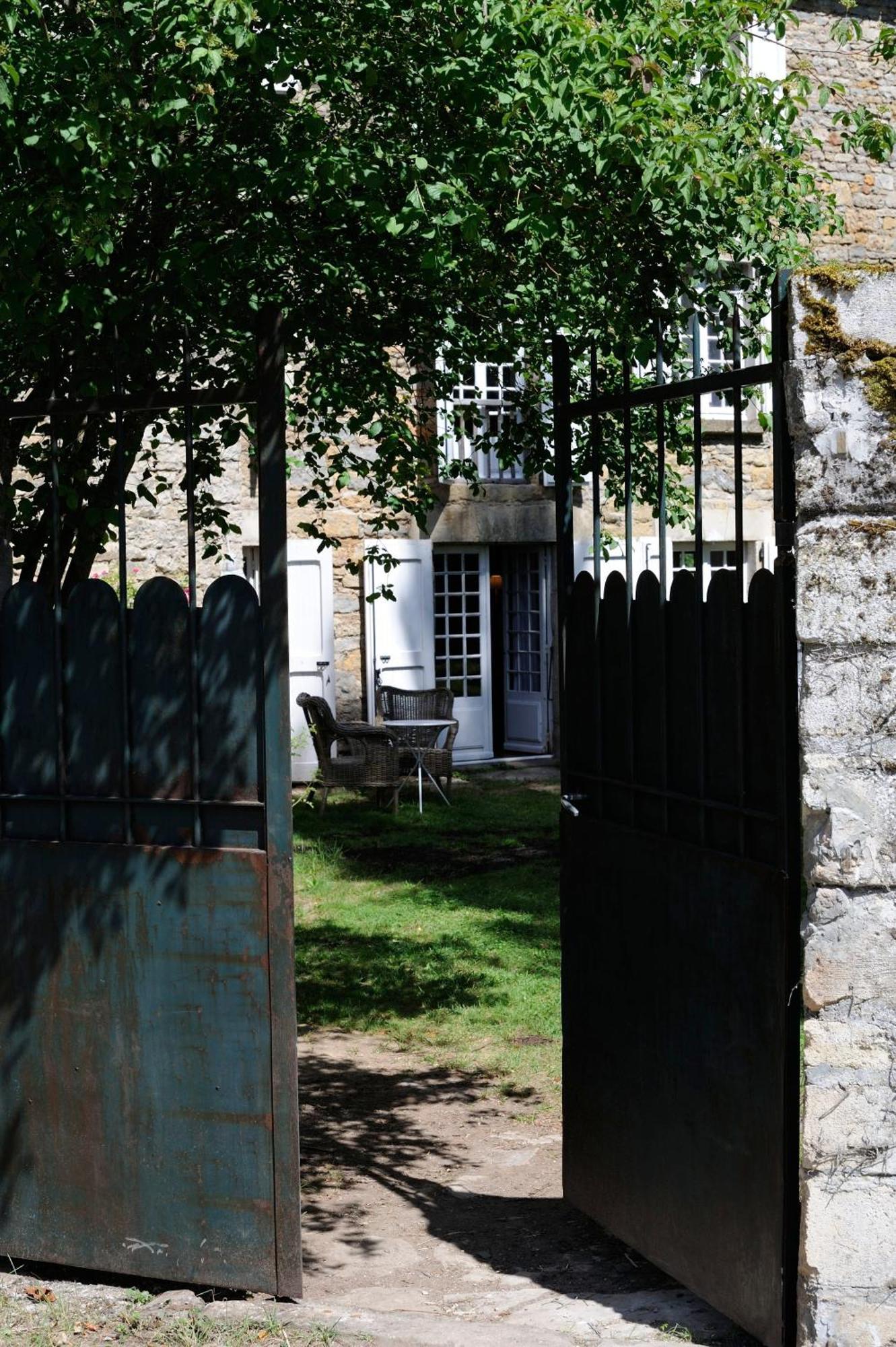 Maison D'Hotes La Singuliere Sévérac-le-Château Exterior foto